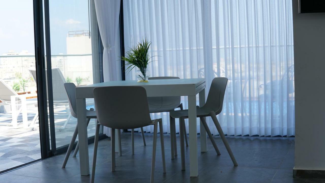 Luxury Rooftop Apartment In Netanja Exterior foto